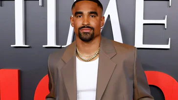 Découvrez les 4 conseils de Jalen Hurts, quarterback des Eagles, pour vivre sans extravagance