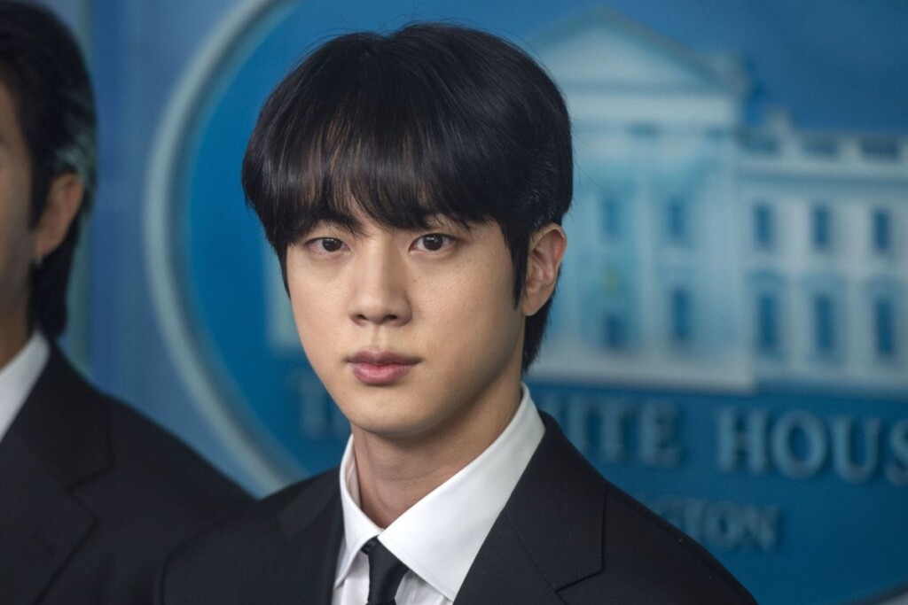 BTS : Jin parle de la réunion et de la nouvelle musique dans le « Tonight Show »