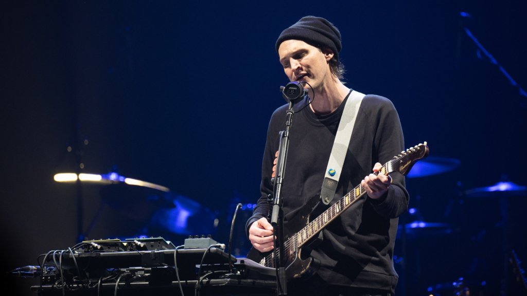 Un ex-guitariste des Red Hot Chili Peppers échappe à la prison grâce à un accord après un accident mortel Un ex-guitariste des Red Hot Chili Peppers échappe à la prison grâce à un accord après un accident mortel