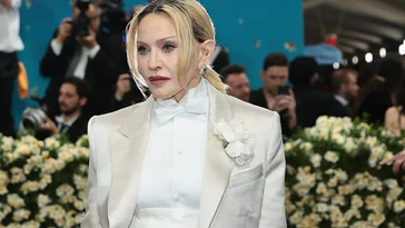 Madonna éblouissante au Met Gala : ses boucles d’oreilles coûtent plus cher qu’une maison