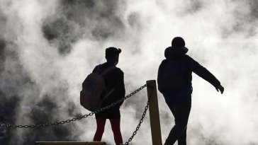 La solitude chez les jeunes hommes aux États-Unis : des sentiments plus intenses que d’autres âges