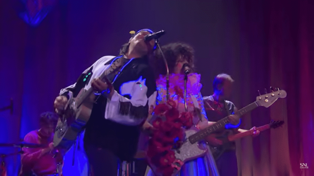 Le groupe Arcade Fire joue les morceaux « Pink Elephant » et « Year of the Snake » Le groupe Arcade Fire joue les morceaux « Pink Elephant » et « Year of the Snake »