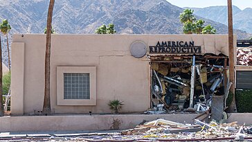 En Californie, une bombe a explosé devant une clinique de PMA, causant un décès