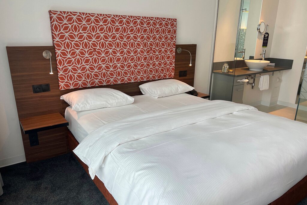 À Tokyo, une vacancière trouve un homme dissimulé sous le lit de sa chambre d’hôtel À Tokyo, une vacancière trouve un homme dissimulé sous le lit de sa chambre d’hôtel