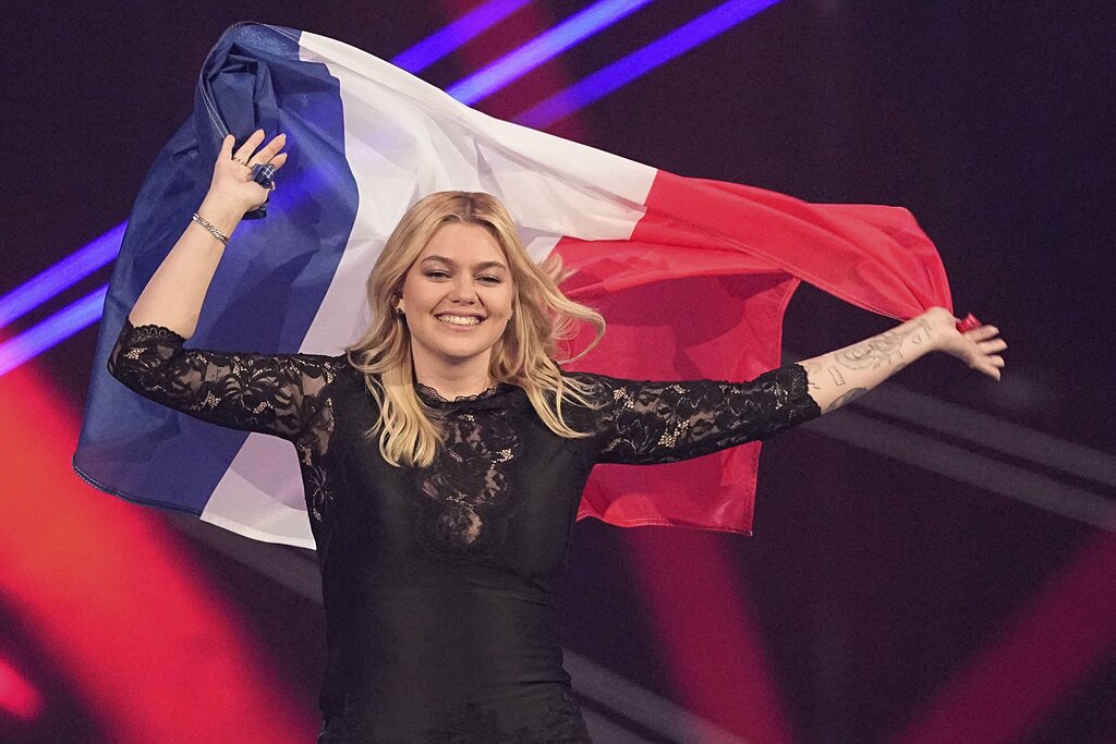 À Bâle, Louane paraît de plus en plus proche de la victoire