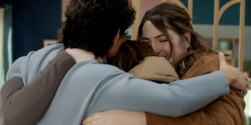 Exclusif : Charlotte Gaccio révèle une charmante coïncidence entre ses enfants et ceux de la série Demain nous appartient Exclusif : Charlotte Gaccio révèle une charmante coïncidence entre ses enfants et ceux de la série Demain nous appartient