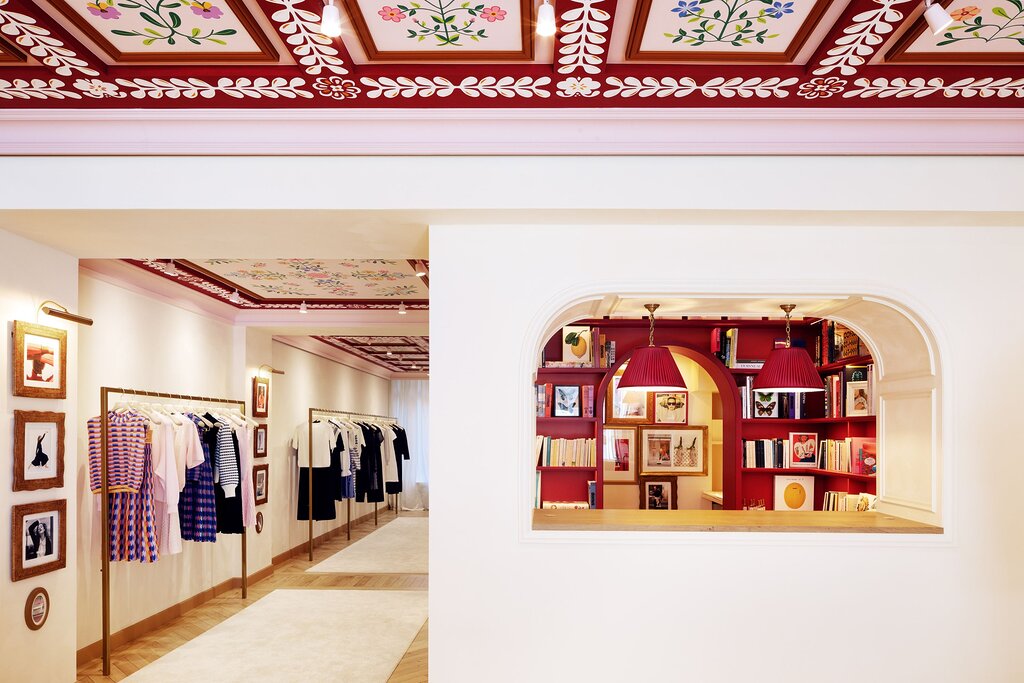 Molli ouvre sa plus grande boutique près des Champs-Élysées Molli ouvre sa plus grande boutique près des Champs-Élysées