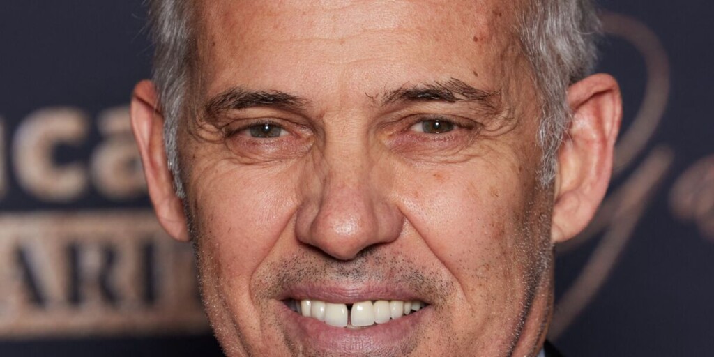 Paul Belmondo s’adresse à ceux qui l’ont abandonné après son divorce tumultueux avec Luana Paul Belmondo s’adresse à ceux qui l’ont abandonné après son divorce tumultueux avec Luana