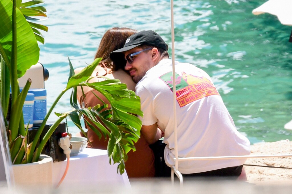 La romance entre Antoine Dupont et Iris Mittenaere attire tous les regards La romance entre Antoine Dupont et Iris Mittenaere attire tous les regards