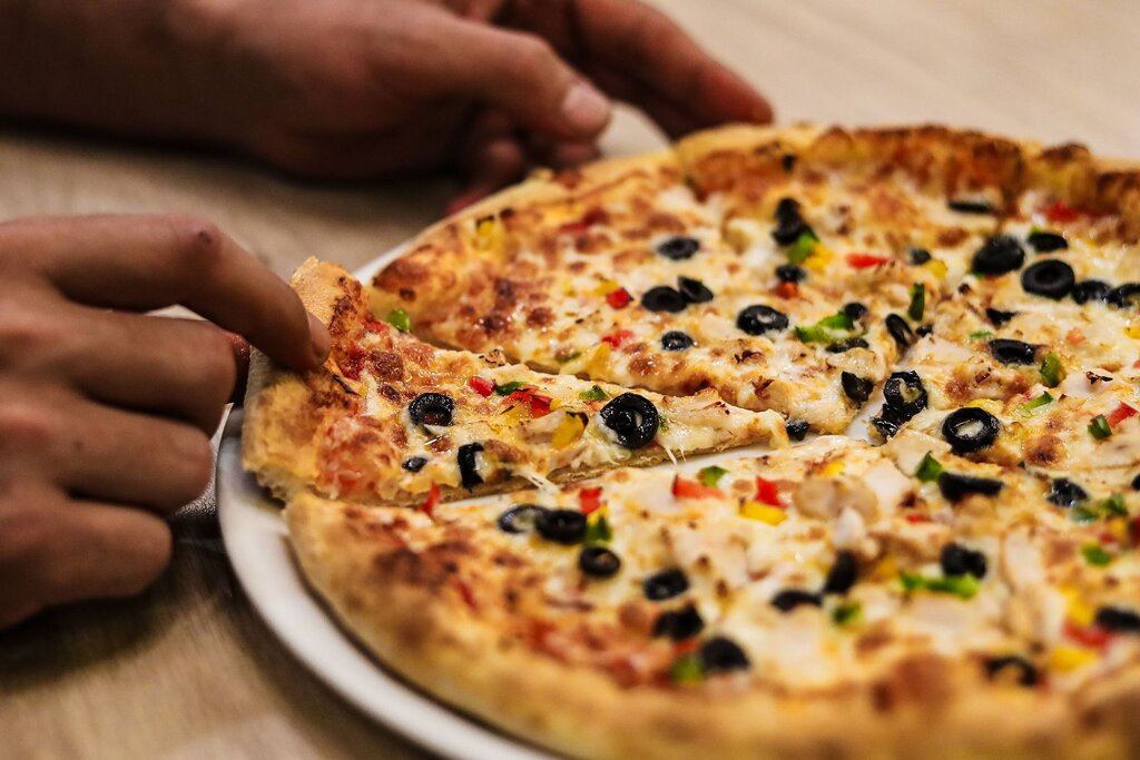 Une fillette de 3 ans avale du verre dans une pizza, Auchan offre une carte cadeau de 70 euros Une fillette de 3 ans avale du verre dans une pizza, Auchan offre une carte cadeau de 70 euros