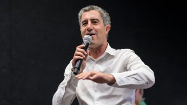 François Ruffin affirme vouloir organiser une primaire et être déterminé à la remporter