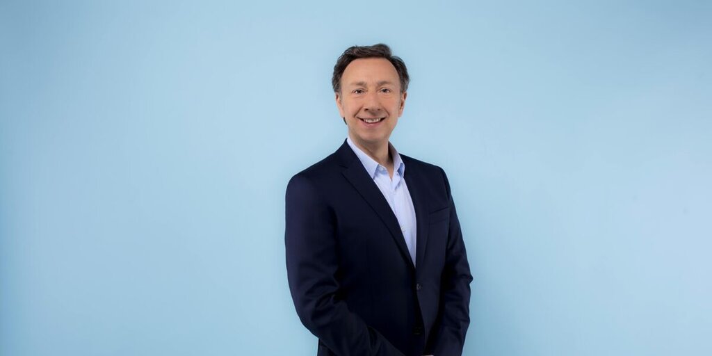 Stéphane Bern évoque les défis du commentaire lors de l’Eurovision