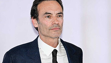Anthony Delon parle à sa fille Liv de son père Alain Delon, un homme complexe, depuis Douchy