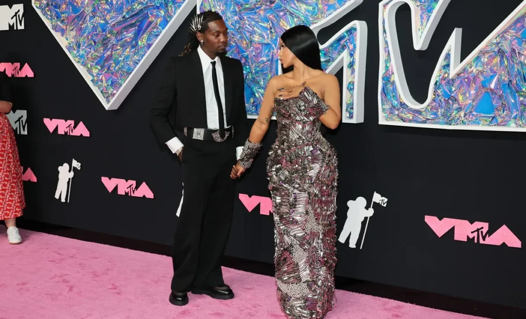 Cardi B parle des frais scolaires après la demande de soutien d’Offset, son conjoint