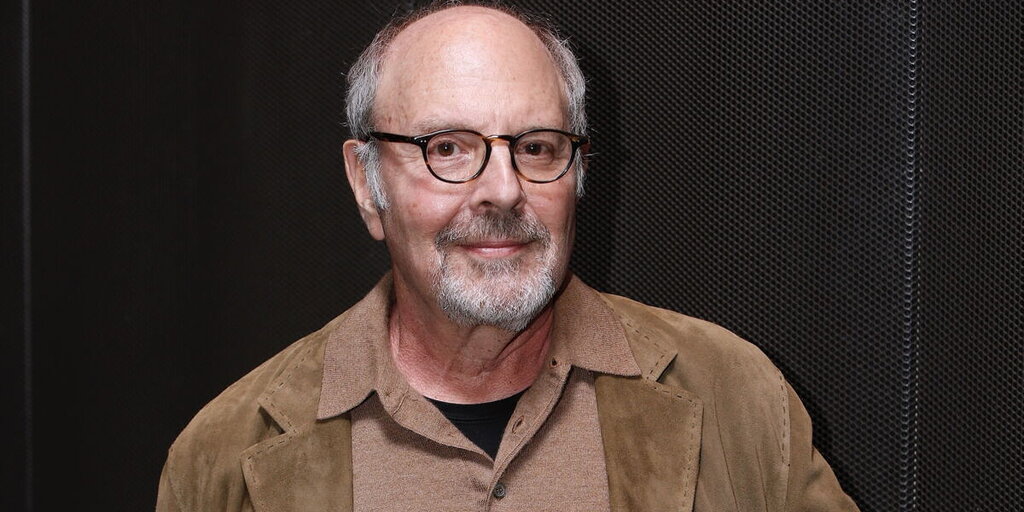 Mark Snow, compositeur du générique de X-Files, est décédé à 78 ans Mark Snow, compositeur du générique de X-Files, est décédé à 78 ans