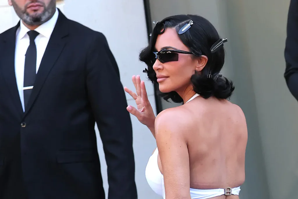 Kim Kardashian en Balenciaga : Son défilé surprend et agace les fans