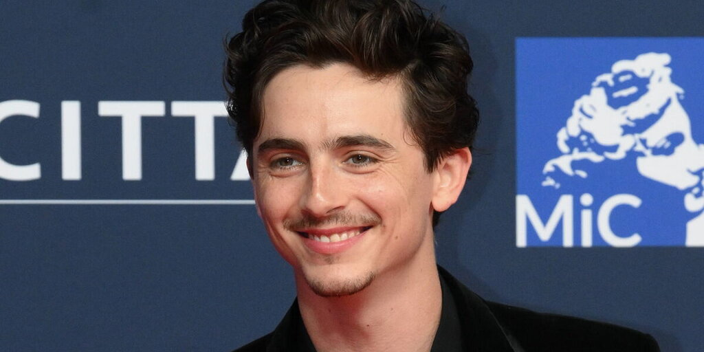 Dune : Timothée Chalamet a-t-il rasé ses cheveux pour son prochain rôle ? Cette photo qui intrigue les fans Dune : Timothée Chalamet a-t-il rasé ses cheveux pour son prochain rôle ? Cette photo qui intrigue les fans