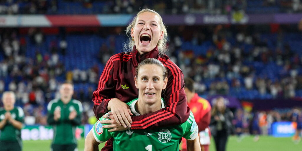Ann Katrin Berger, gardienne de but allemande indestructible : le drame qui a forgé son mental face aux Bleues Ann Katrin Berger, gardienne de but allemande indestructible : le drame qui a forgé son mental face aux Bleues