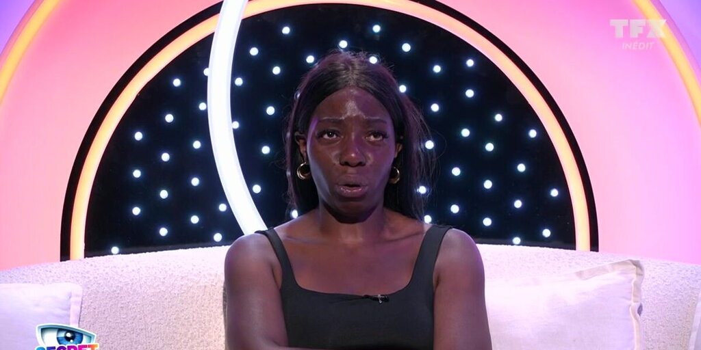 Secret Story : Mayer abandonne l’aventure, la vidéo de Romy qui touche les internautes au cœur Secret Story : Mayer abandonne l’aventure, la vidéo de Romy qui touche les internautes au cœur