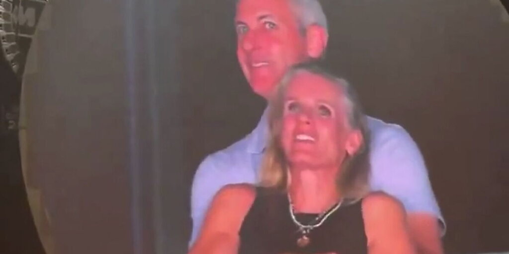 Concert de Coldplay : Combien la fan Andy Byron et Kristin Cabot a gagné en filmant sa vidéo révélée Concert de Coldplay : Combien la fan Andy Byron et Kristin Cabot a gagné en filmant sa vidéo révélée