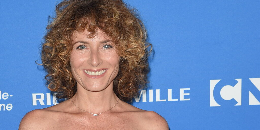 Ici tout commence : Elsa Lunghini explique pourquoi elle ne s’imaginait pas rester longtemps dans la série Ici tout commence : Elsa Lunghini explique pourquoi elle ne s’imaginait pas rester longtemps dans la série