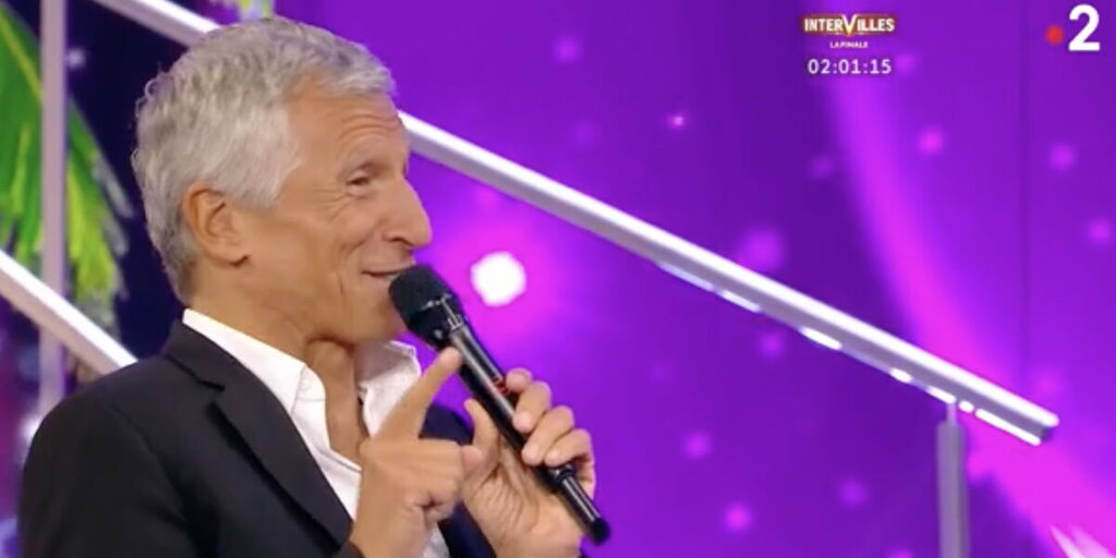 Nagui se trompe sur le titre d’une célèbre chanson : le maestro de N’oubliez pas les paroles s’amuse de sa fatigue Nagui se trompe sur le titre d’une célèbre chanson : le maestro de N’oubliez pas les paroles s’amuse de sa fatigue