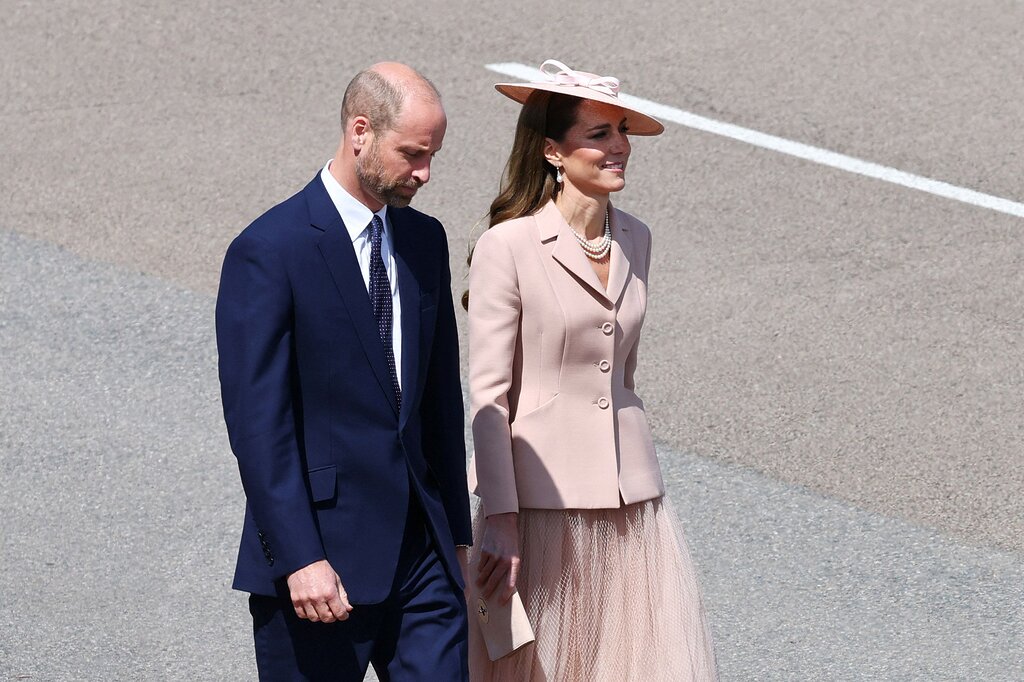 Pour accueillir les Macron à Londres, Kate Middleton a ébloui en arborant une élégante robe Dior
