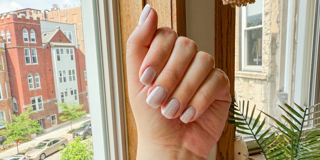 Découvrez six conseils d’experts pour faire durer votre manucure avec des ongles press-ons Découvrez six conseils d’experts pour faire durer votre manucure avec des ongles press-ons