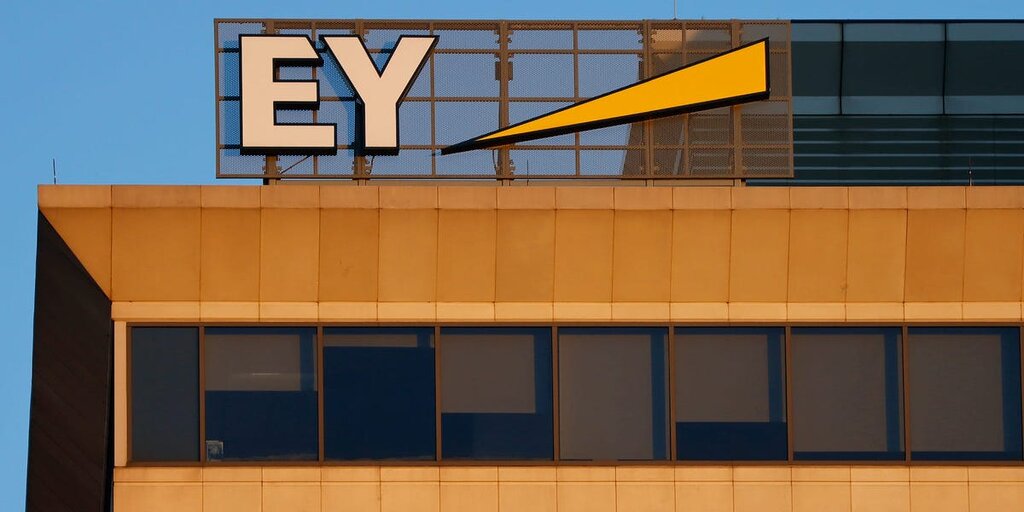 Un cadre d’EY explique comment l’entreprise aide les sociétés à intégrer l’IA, qualifiant la montée en compétences de « ridicule » Un cadre d’EY explique comment l’entreprise aide les sociétés à intégrer l’IA, qualifiant la montée en compétences de « ridicule »