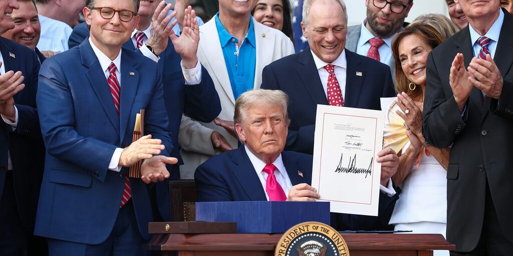 Une modification majeure des prêts étudiants dans la loi de Trump pourrait compliquer l’accès aux professions de médecin ou d’avocat