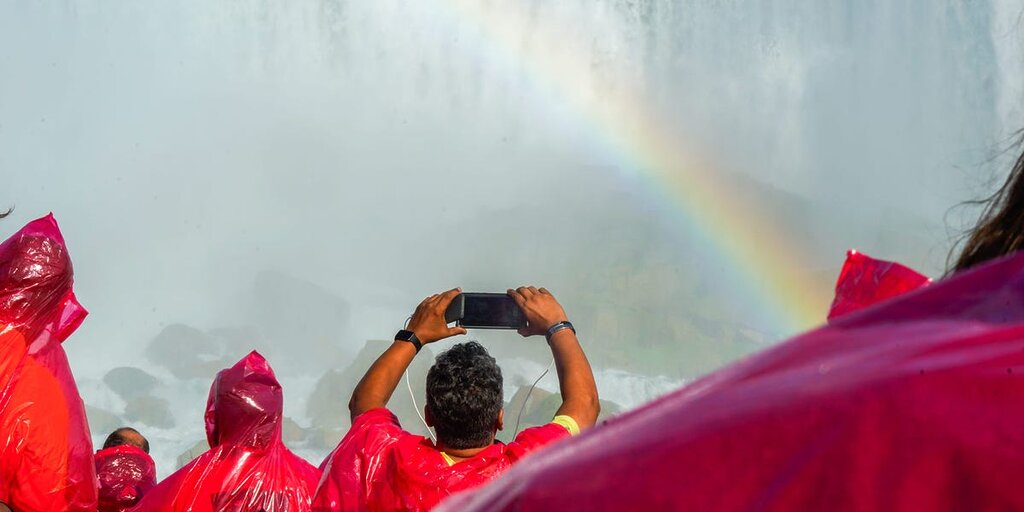 Des clichés décevants montrent la réalité d’une visite aux chutes du Niagara, au Canada Des clichés décevants montrent la réalité d’une visite aux chutes du Niagara, au Canada