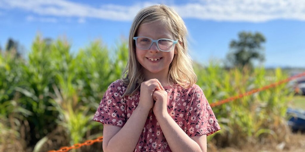 Ma fille avait des difficultés en lecture. Un tuteur privé n’a pas aidé, mais des lunettes ont fait la différence.