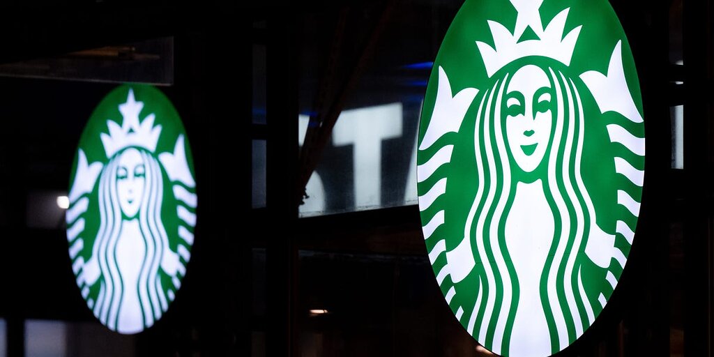 Des employés de Starbucks réagissent au nouveau mandat de retour au bureau : « C’est la mauvaise direction. Arrêtez cela. »