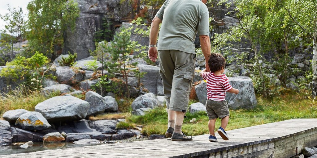 Mes grands-parents m’ont élevé en instaurant la peur. J’ai tenté de faire autrement, mais le résultat a été similaire. Mes grands-parents m’ont élevé en instaurant la peur. J’ai tenté de faire autrement, mais le résultat a été similaire.