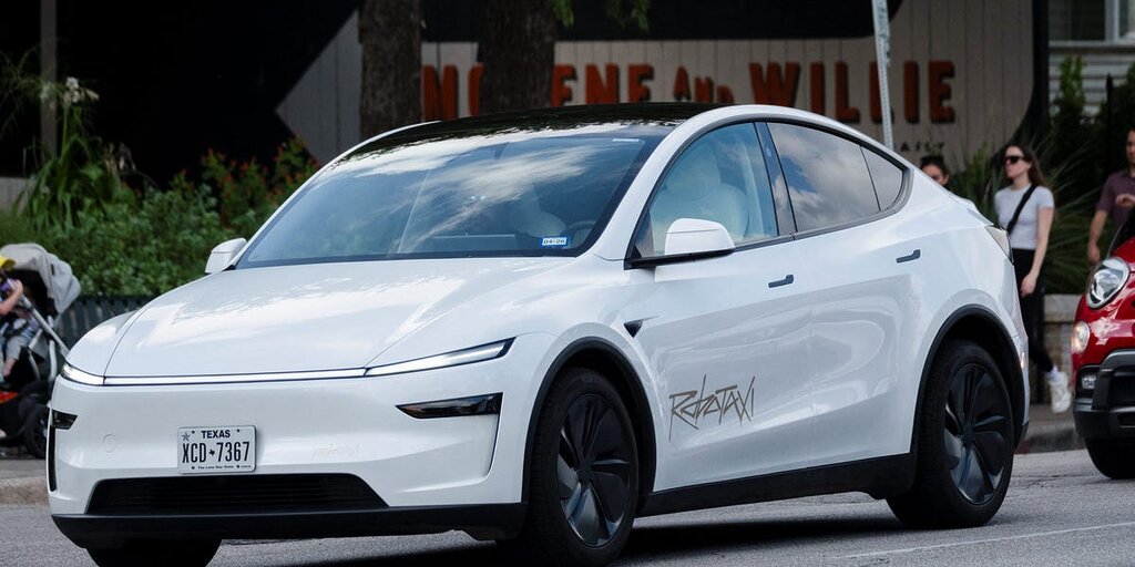 Tesla informe les utilisateurs de son application Robotaxi sur le lancement en Californie Tesla informe les utilisateurs de son application Robotaxi sur le lancement en Californie