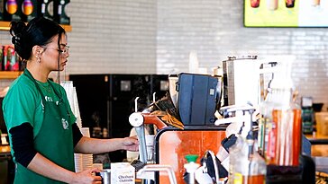 Le PDG de Starbucks, Brian Niccol, affirme que les hausses de prix seront inévitables dans la relance de la chaîne