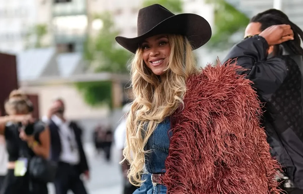 Les boucles d’oreilles de Beyoncé : un éclat lors du Cowboy Carter Tour, coûtant autant qu’une maison
