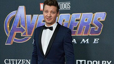 Jeremy Renner évoque des hallucinations de Jamie Foxx durant sa récupération – Regardez