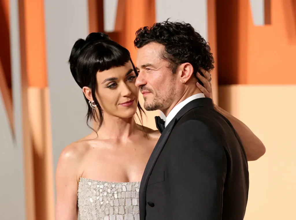Orlando Bloom évolue subtilement, tandis que Katy Perry a du mal à se renouveler, d’après un expert
