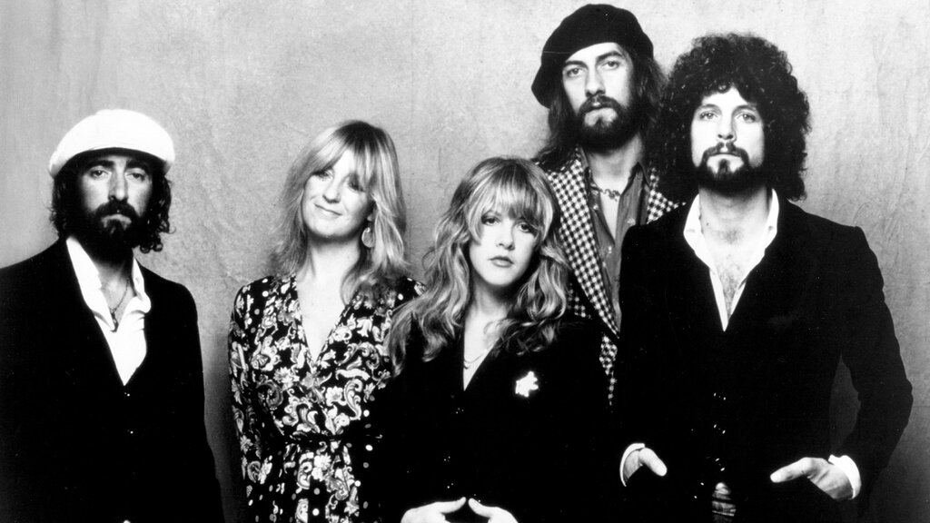 Mick Fleetwood parle de l’anniversaire des 50 ans de ‘Fleetwood Mac’, ainsi que de l’implication de Stevie et Lindsey