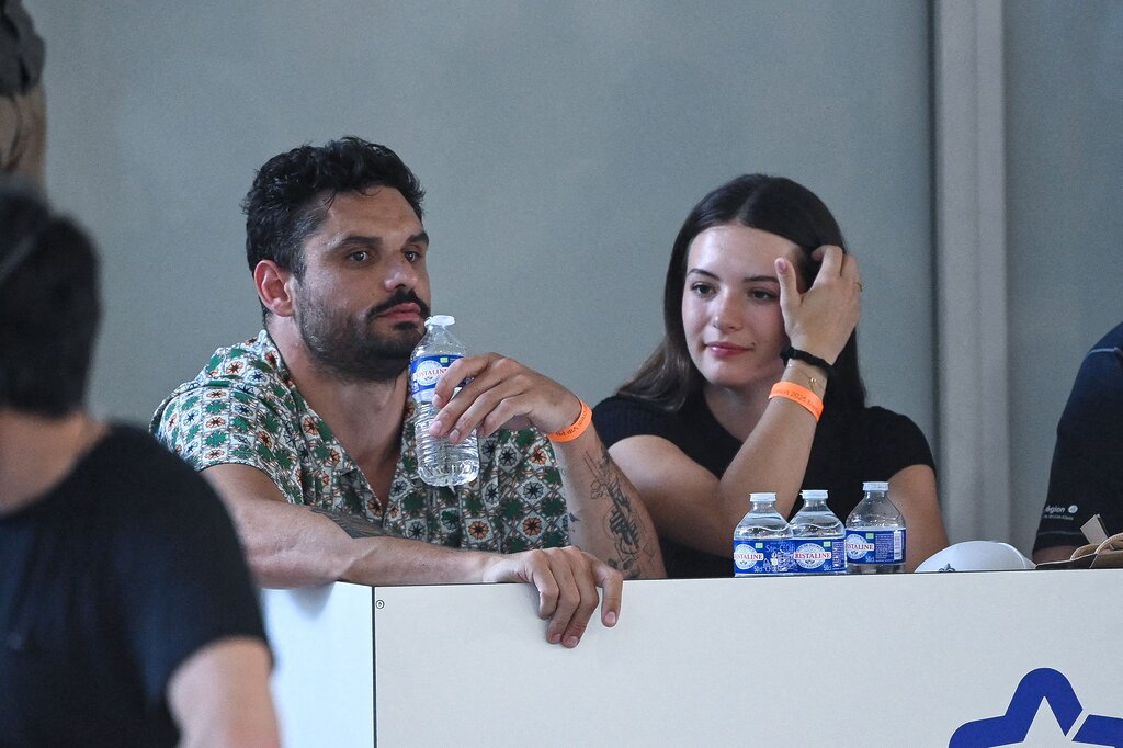 Florent Manaudou et Elsa Bois semblent officialiser leur relation lors d’une tendre sortie à Marseille