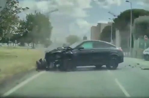 Trois enfants ont été blessés, tandis que le conducteur responsable a pris la fuite