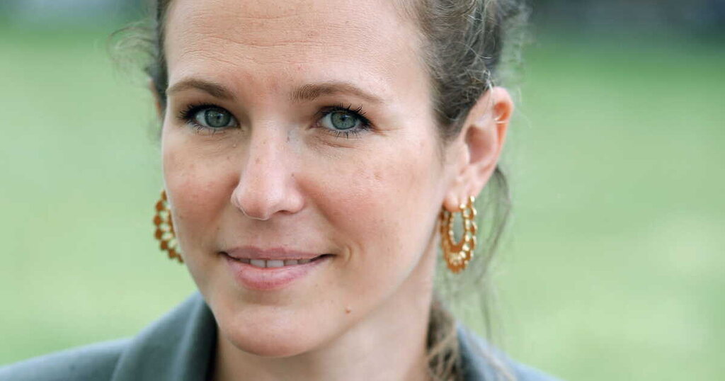 Maladie à la mode : Lorie Pester répond à une remarque désobligeante sur sa santé