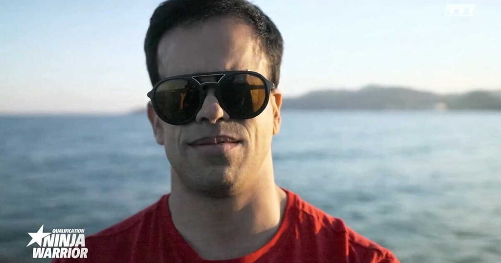Le parcours exceptionnel de Salim Ejnaïni, candidat non-voyant de Ninja Warrior, émeut les téléspectateurs Le parcours exceptionnel de Salim Ejnaïni, candidat non-voyant de Ninja Warrior, émeut les téléspectateurs