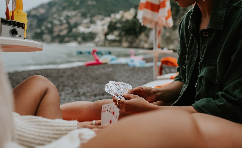 Découvrez les nouveaux jeux de société idéaux à emporter avec vous à la plage
