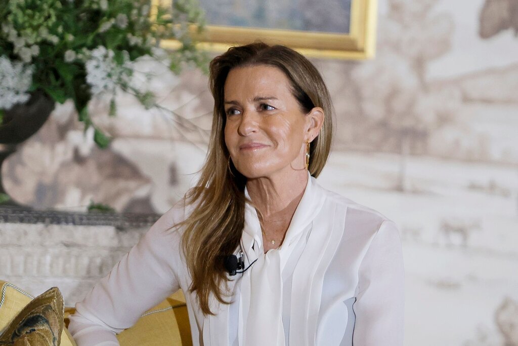 Découvrez India Hicks, petite-fille du dernier vice-roi des Indes et filleule du roi Charles III. Qui est-elle réellement ?