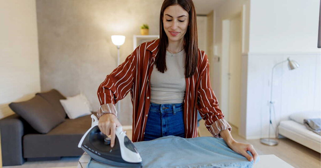 Repasser un pantalon en denim : Jean froissé, quelles solutions ? Repasser un pantalon en denim : Jean froissé, quelles solutions ?