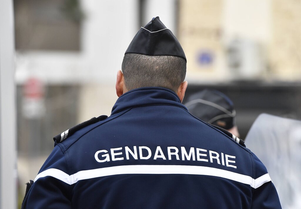 Un homme a été arrêté suite à la découverte d’un corps brûlé