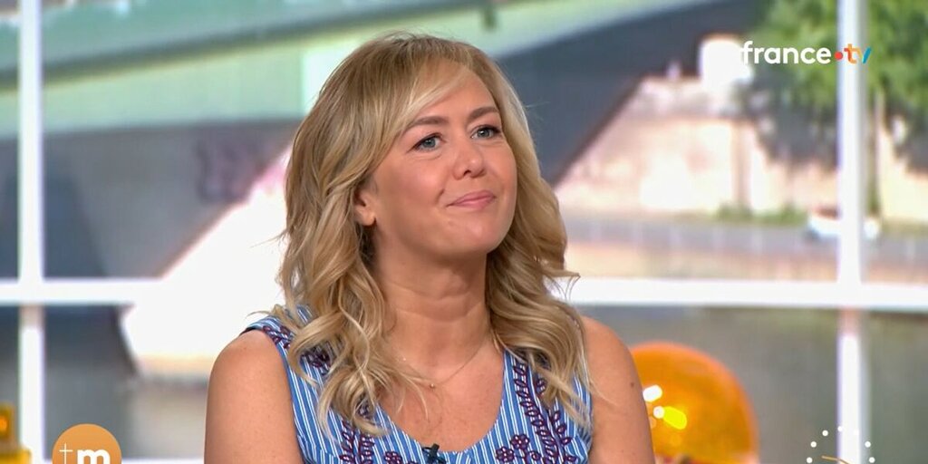 Surprise de sa maman : Enora Malagré très émue lors de son apparition à la télé pour la première fois ! (VIDEO)