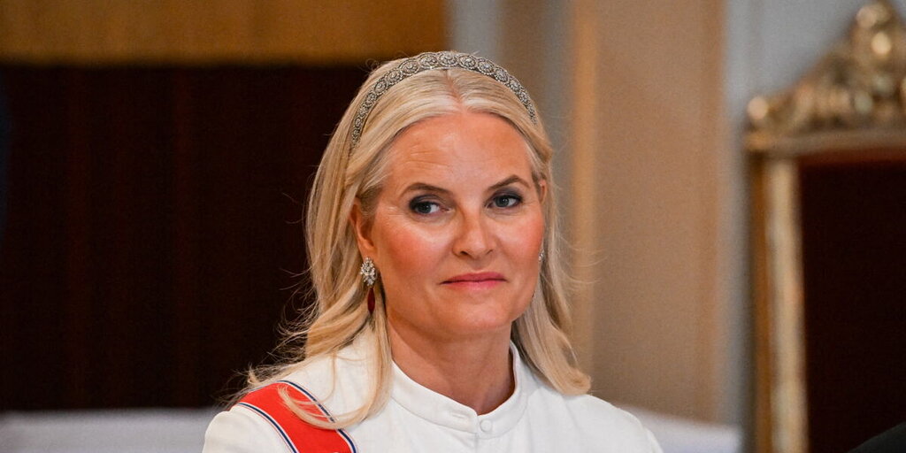 Inquiétude pour la santé de Mette-Marit de Norvège : Son absence aux vacances familiales suscite des interrogations